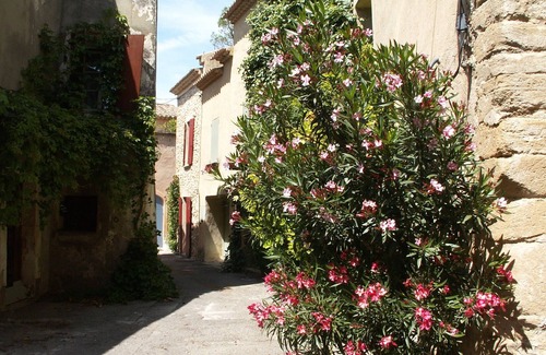 Villedieu Maison | Village médiéval au coeur de la provence