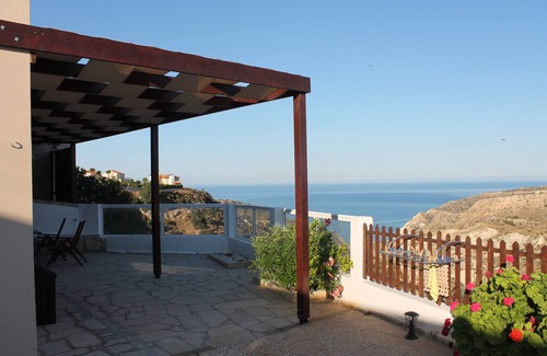 Pissouri Villa | Rêve méditerranéen avec vue sur la mer et piscine privée