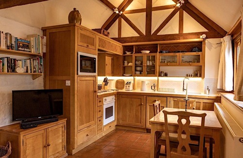 Sibford Gower Cottage | Luxe d'inspiration méditerranéenne dans l'Oxfordshire Cotswolds, près de Great Tew