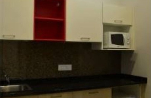 DLF City Appartement | Meera Suites @ DLF 2 - Suite 3