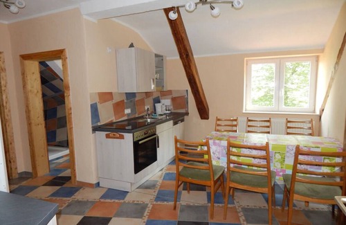 Altenkirchen Appartement | Meerblickwohnung - Meerzauber. Gutshaus Reidervitz mit Großem Lindengartenarten