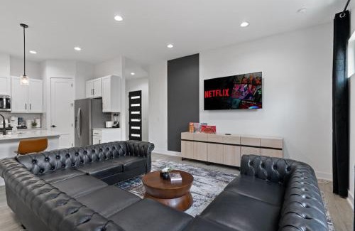 MLK Maison | Mega Lux Combined Unit - Up to 36 Guests