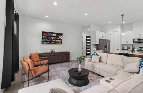 MLK Maison | Mega Lux Combined Unit - Up to 36 Guests