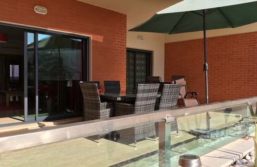 Lagos Appartement | Meia Praia Poolside Apartment. Licence de touriste 39739 / AL