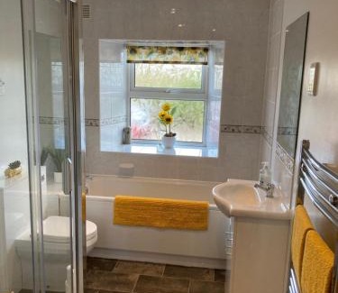Maud Maison | Meikle Aucheoch Holiday Cottage, plus Hot Tub, Near Maud, in the heart of Aberdeenshire