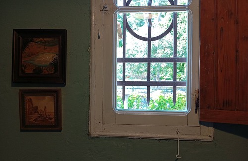 Imperia Cottage | "Meine Sonne Riviera Cottage," Wohnung in Villa mit Meerblick und Garten.