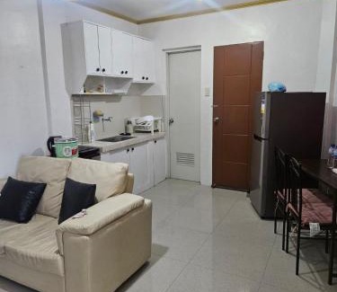 Batangas City Appartement | Mel's Place Batangas Unit 4 Vista De Oro 2 Bedroom House w Free Parking, Google TV WIFI Netflix 4 Guests