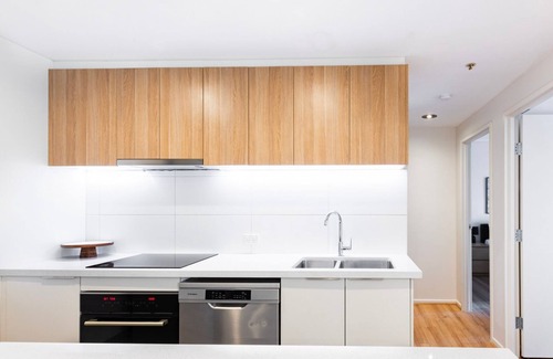 Melbourne Central Business District Appartement | Charming Apartment with Pool, Spa & Tennis Court