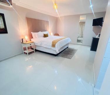 Moses Kotane Maison | MeLeano Guesthouse