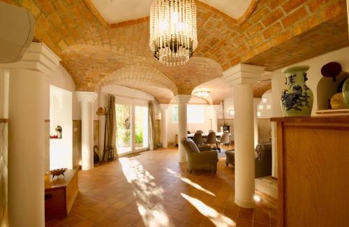 El Valle Maison | Melegis 1-Bed Cottage Sleeps 2 Pool & Garden