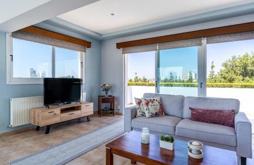 Larnaca Appartement | Melograno 3-BR Apt w/Terrace in Larnaca