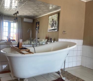Dr JS Moroka Maison | Mementos Guesthouse