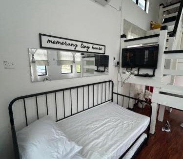 Setiu Maison | Memerang Tiny House & Pool near Merang Jetty