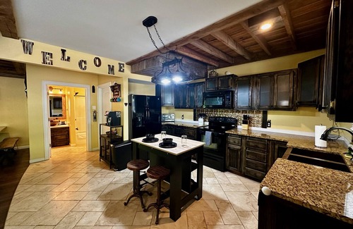 Mount Berry Cabine | Memories in the Woods | Cozy Cabin Retreat on 5 Acres
