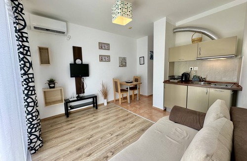 Aheloy Appartement | MENADA * Marina Cape * Comfortable studio with balcony and sea view!