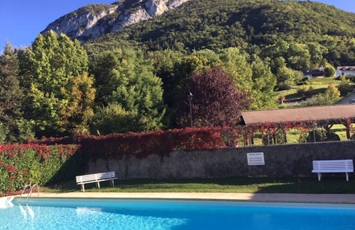 Menthon-Saint-Bernard Appartement | MENTHON ST BERNARD, type 3, Résidence avec piscine,6 PERS