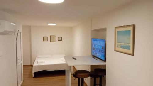 Carrara Appartement | Meraviglioso monolocale nuovissimo, appena ristrutturato