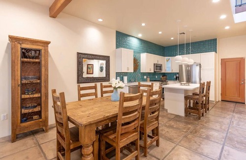 Menlo Park Maison | Mercado San Agustin | 2 BR 2.5 BA | Garage | Patio