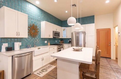 Menlo Park Maison | Mercado San Agustin | 2 BR 2.5 BA | Garage | Patio