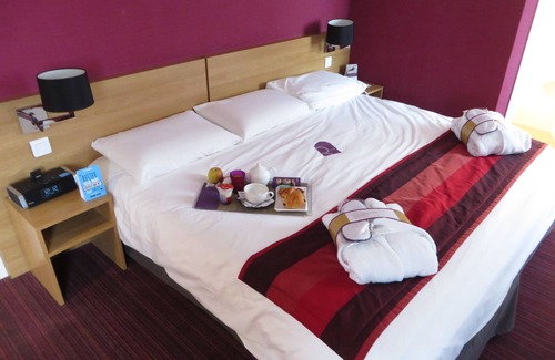 Luxeuil-les-Bains Hôtel | Mercure Luxeuil les Bains Hexagone