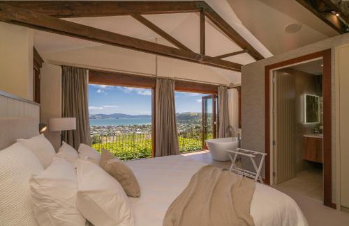 Cooks Beach Cabine | Mercury Ridge