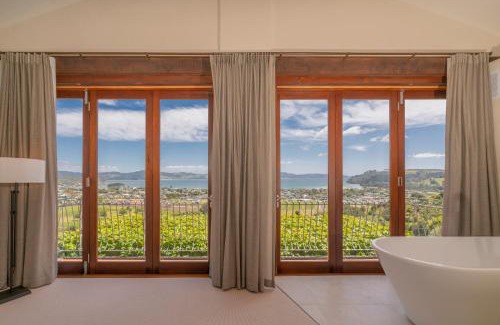 Cooks Beach Cabine | Mercury Ridge