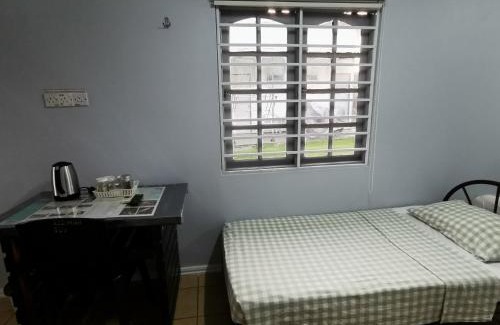 Kampung Lintang Maison | Merdeka Guest House 2