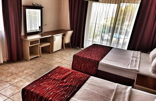 Nilufer Hôtel | MERİÇ HOTEL TURUNÇ