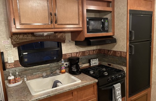 Circle D-KC Estates Maison | Meri-D sleeps 4 - in Beautiful Lost Pines!