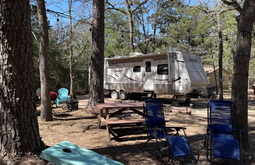 Circle D-KC Estates Maison | Meri-D sleeps 4 - in Beautiful Lost Pines!