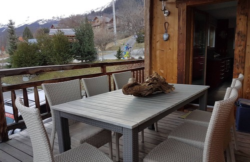 Les Allues Chalet De Ski | Meribel Les Allues: Chalet de charme avec piscine chauffée et jacuzzi.