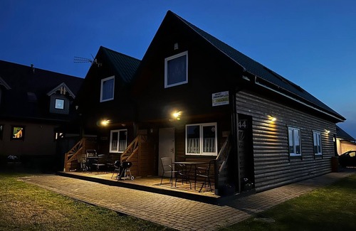 Sarbinowo Cabine | Merlin Cottage – For Families, Seniors, with Disability Features