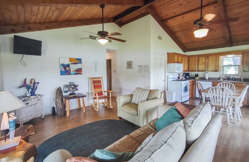 Edom Maison | Mermaid Lake House - Arcridgeranchresort.com