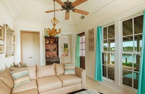 Schooner Bay Maison | Mermaid's Lair Cottage