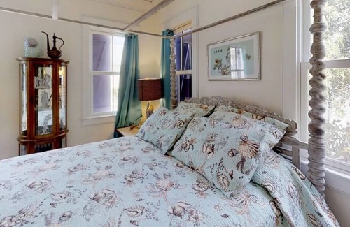 Schooner Bay Maison | Mermaid's Lair Cottage