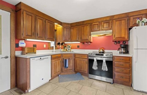 New Durham Maison | Merrymeeting Lake Private Beach, Gazebo & Hot Tub
