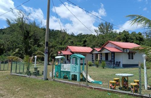 Penyabong Maison | Mersing Chalet Teluk Sisek