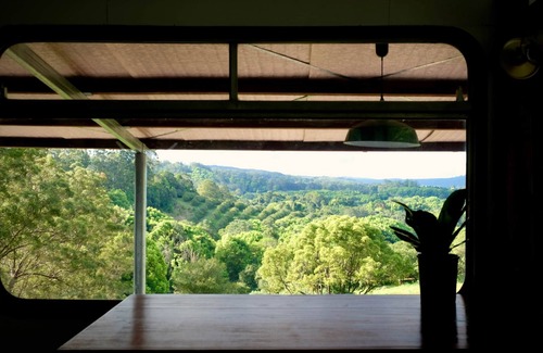Rosebank Maison | Mesa Bus - Deluxe Byron Hinterland Eco Stay