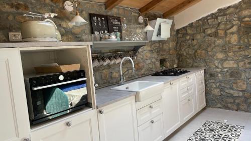 Casoli Maison | Metato con piscina e giardino