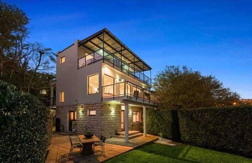 Seaforth Maison | MetaWise Luxe 6 Bed Ocean View Family Home in Seaforth