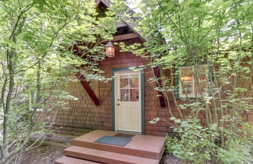 Camp Sherman Cabine | L'expérience ultime de Metolius - Cabane de luxe sur la rivière Metolius avec cheminée, câble et accès gratuit