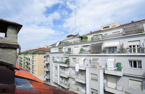 San Salvario Appartement | [Metro Dante] Mansarda Raffaello