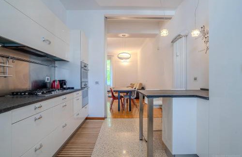Isola del Bosco - Delle Corti Appartement | Metro Elegance Home Spazi Ampi e Charme Urbano