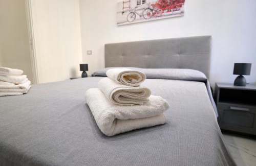 Vasto Appartement | Metro, Railway Station - B&D House