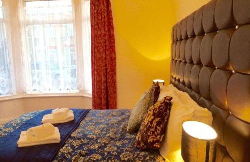 West Ham Maison | Metro Star