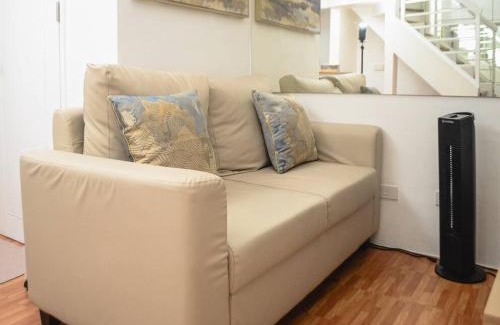 Malamig Appartement | Metro Stay - Prime Spot Near Malls & Major Cities