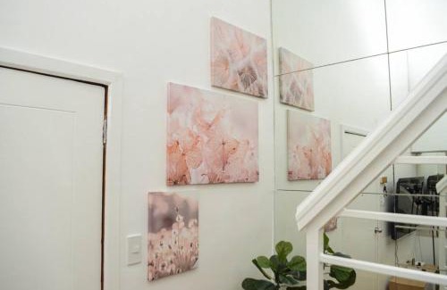 Malamig Appartement | Metro Stay - Prime Spot Near Malls & Major Cities