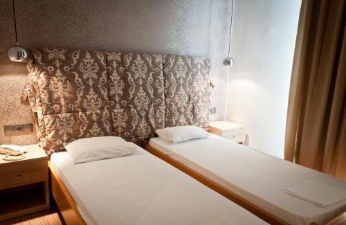 Serres Hôtel | Metropolis Hotel