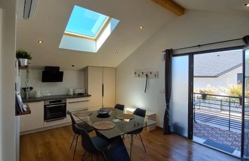 Mures Appartement | Meublé 3* neuf entre lacs, montagnes et bauges.