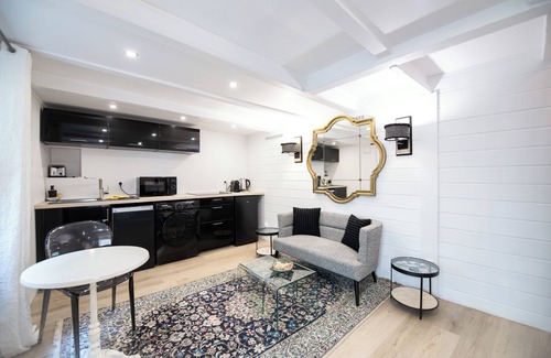 Moliere - Edgard Quinet Hôtel | MHL - Maison Hotel Lyon